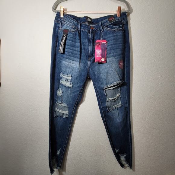 Simple Society Denim - NWT Simple Society Distressed jeans 17/33